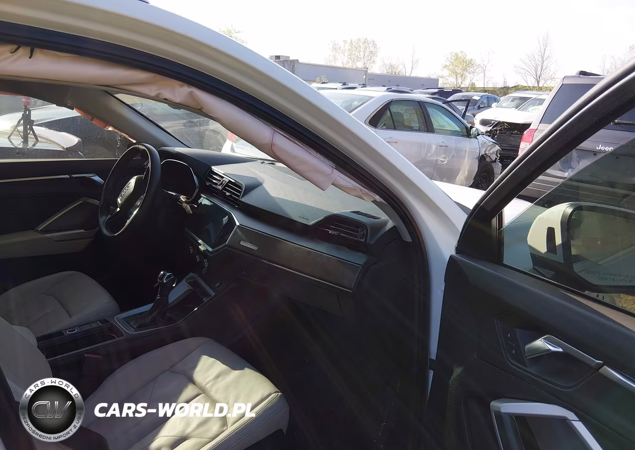 2019 Audi Q3 2.0T S Line Premium VIN:WA1EECF31K1067580 - 5
