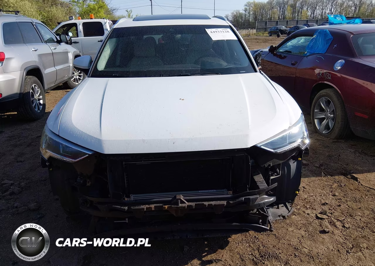 2019 Audi Q3 2.0T S Line Premium VIN:WA1EECF31K1067580 - 6