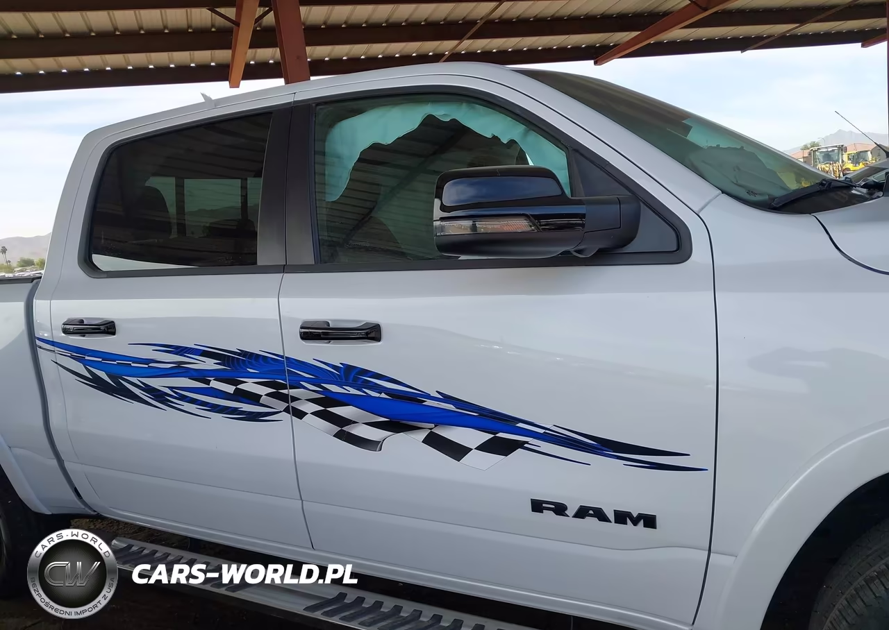2025 Ram 1500 Laramie 4X4 5'7 Box VIN:1C6SRFJP2SN623209 - 13