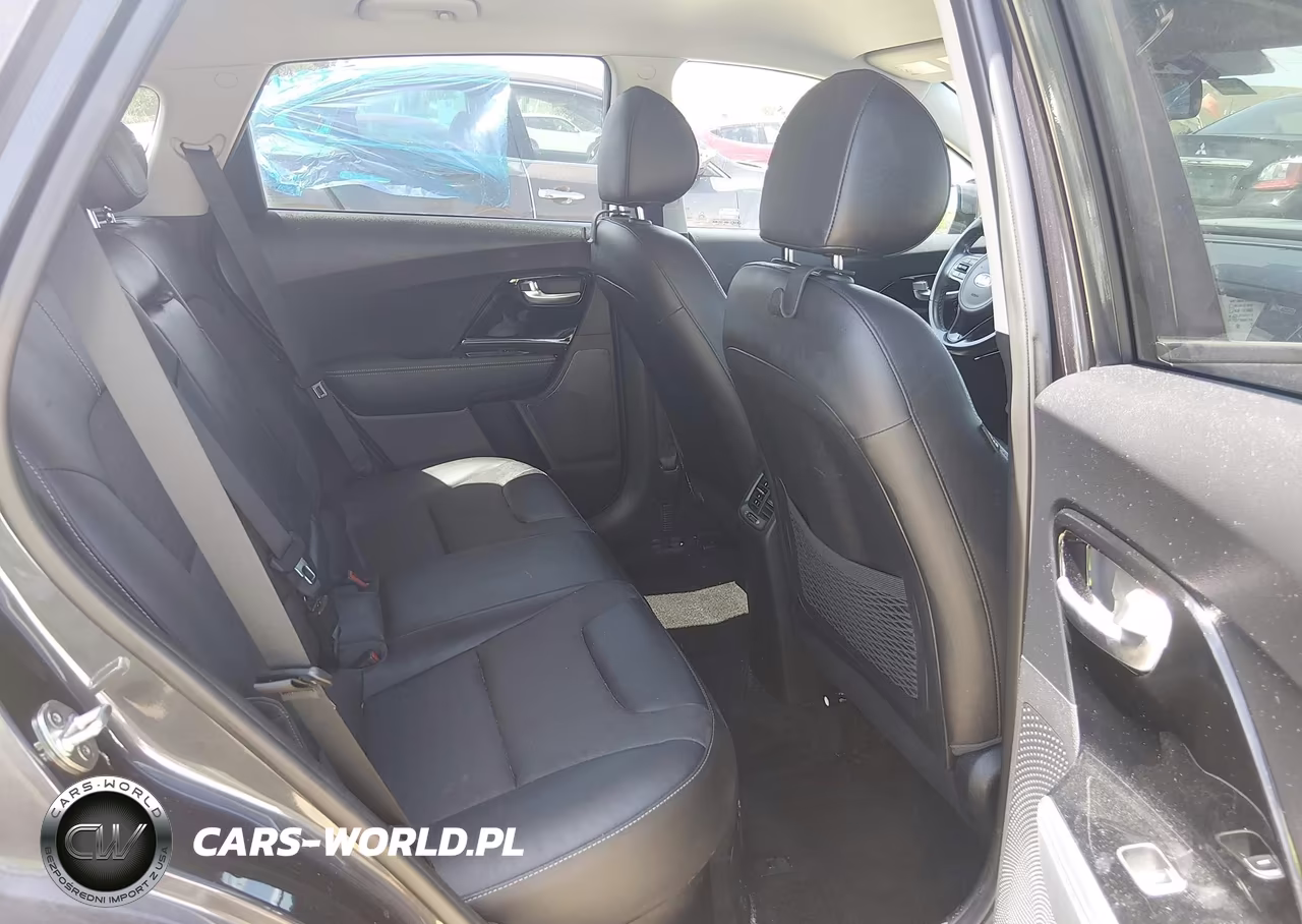 2019 Kia Niro S Touring VIN:KNDCC3LC8K5260583 - 8