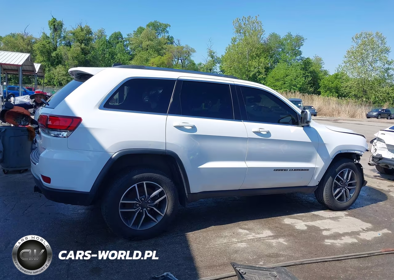 2020 Jeep Grand Cherokee Laredo E 4X4 VIN:1C4RJFAG2LC417514 - 14