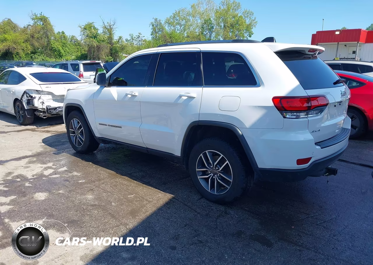 2020 Jeep Grand Cherokee Laredo E 4X4 VIN:1C4RJFAG2LC417514 - 3