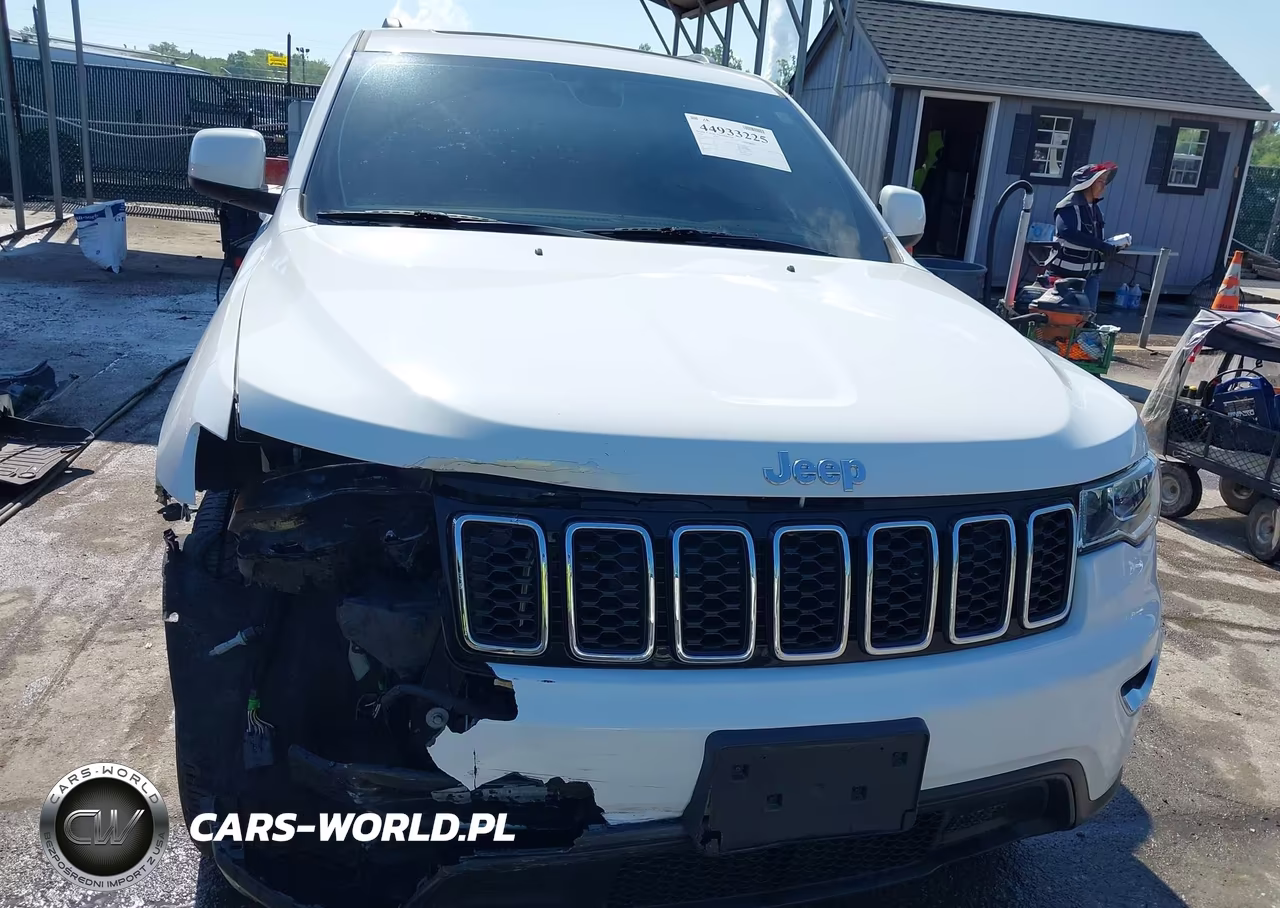 2020 Jeep Grand Cherokee Laredo E 4X4 VIN:1C4RJFAG2LC417514 - 6
