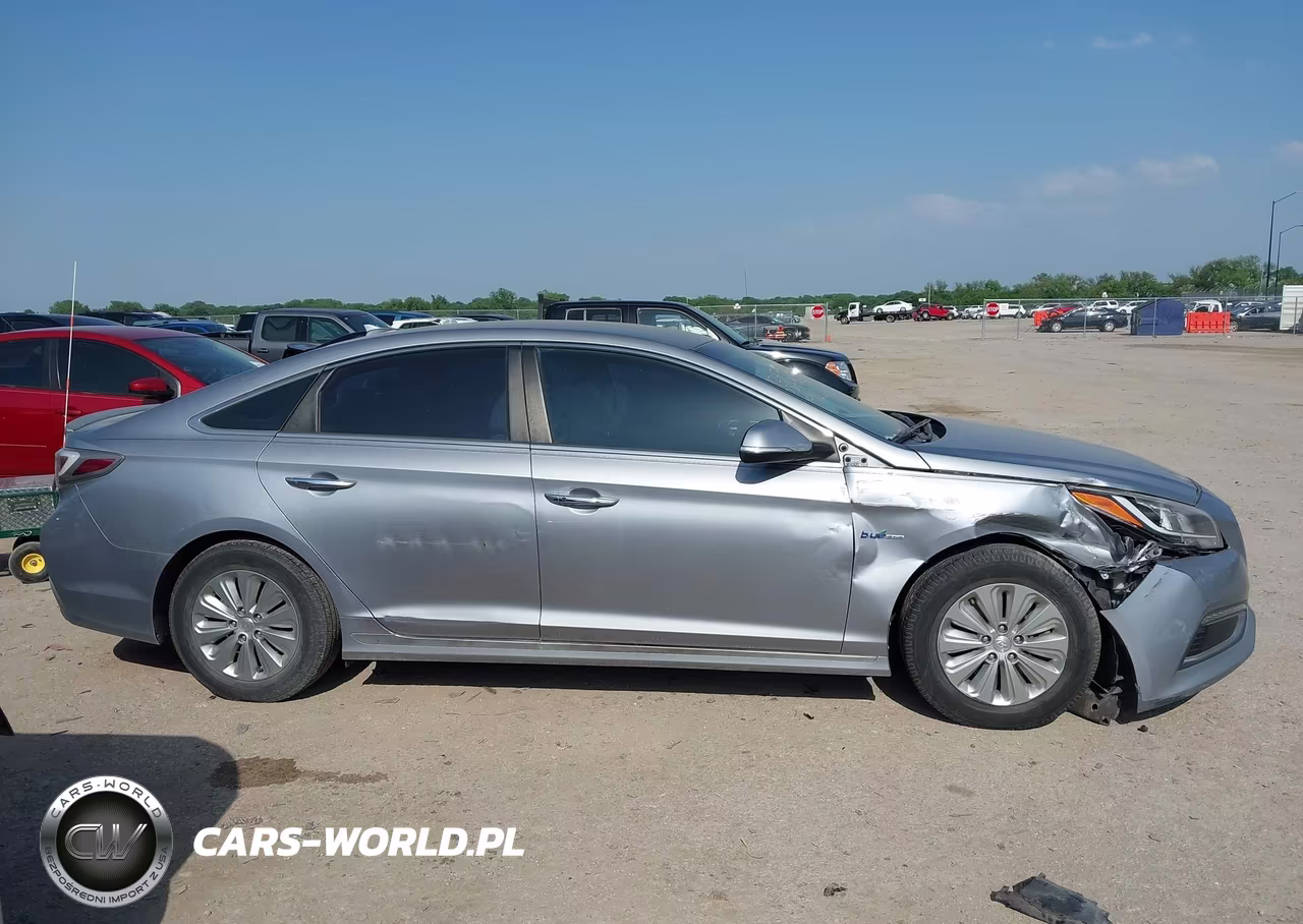 2016 Hyundai Sonata Hybrid Se VIN:KMHE24L17GA037865 - 13