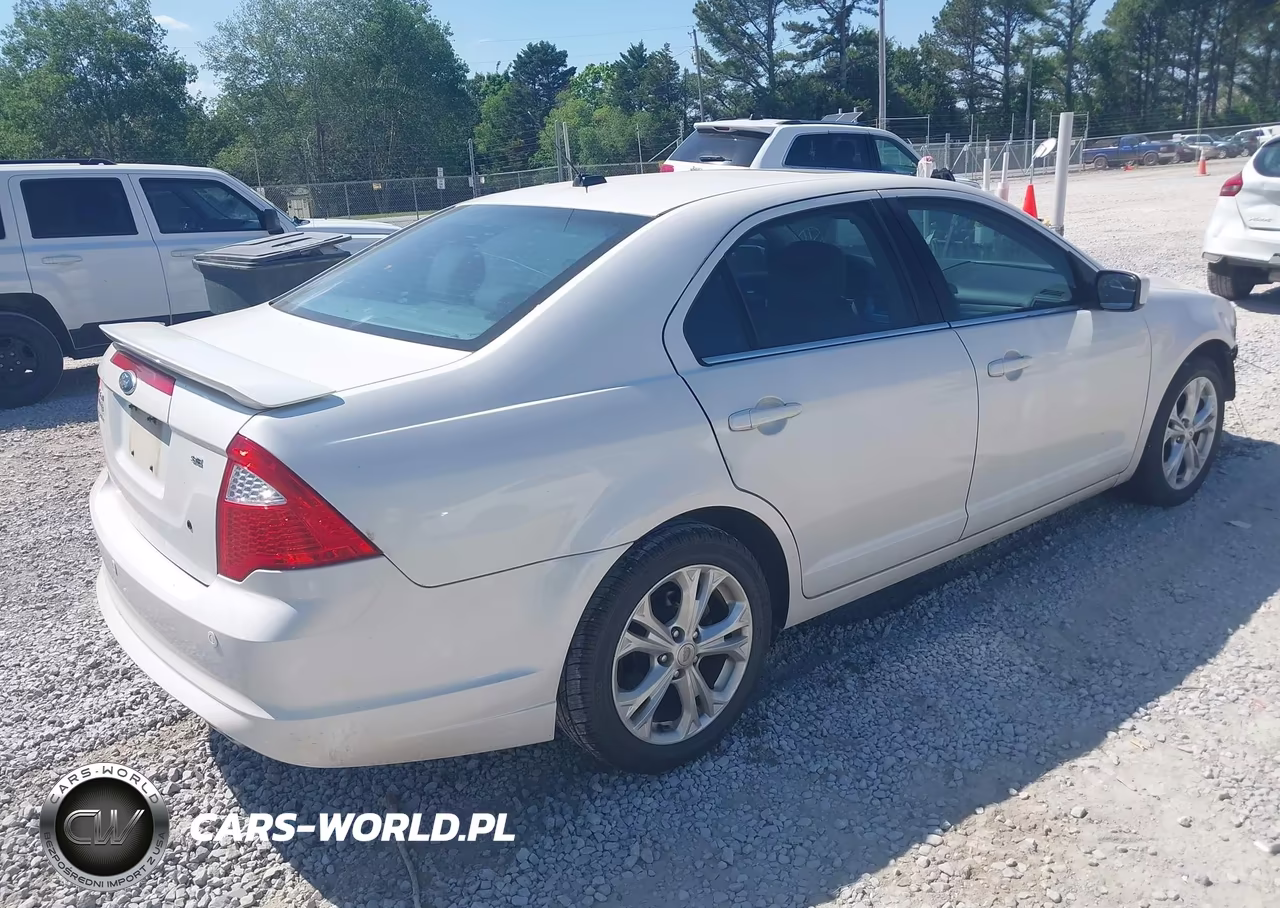 2012 Ford Fusion Se VIN:3FAHP0HA9CR102774 - 4