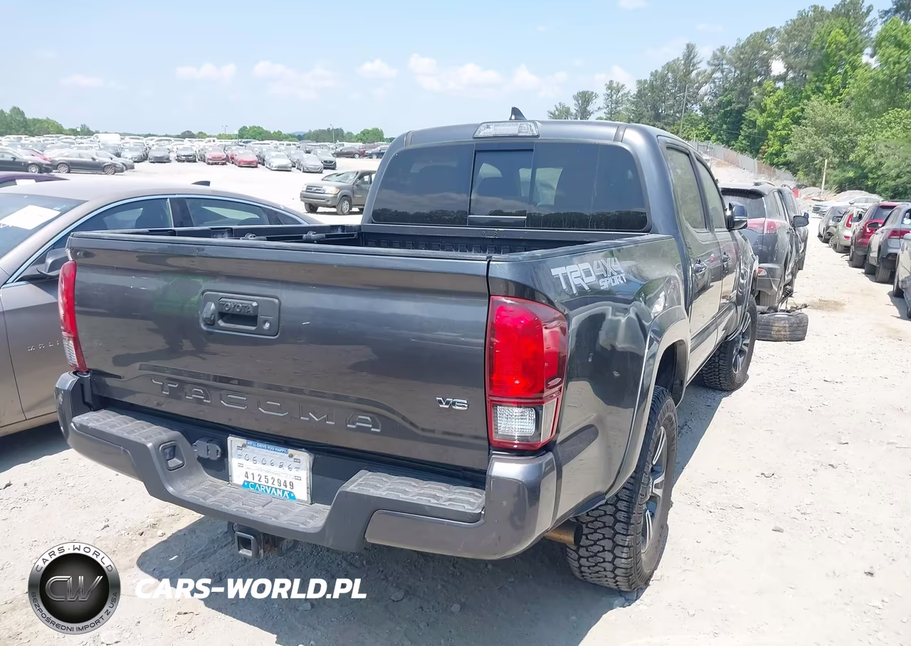 2018 Toyota Tacoma Trd Sport VIN:3TMCZ5ANXJM164493 - 4