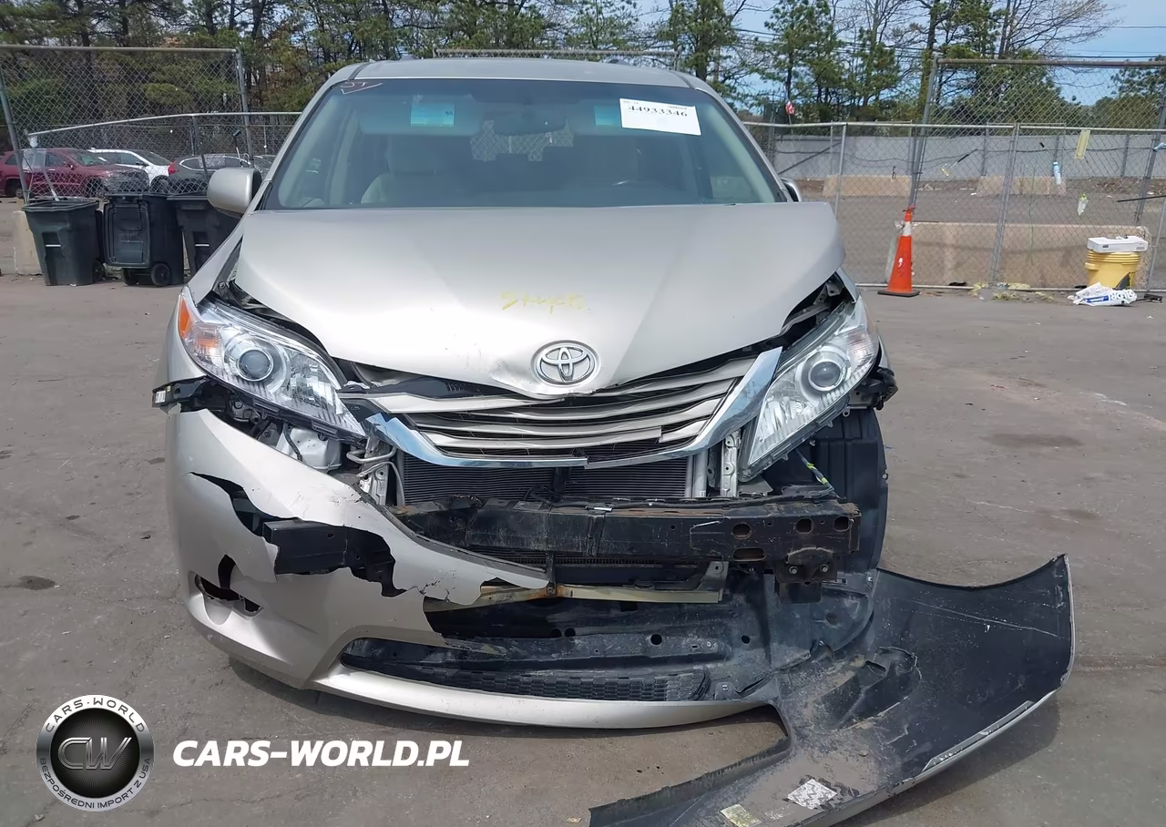 2017 Toyota Sienna Le 8 Passenger VIN:5TDKZ3DC7HS766949 - 13