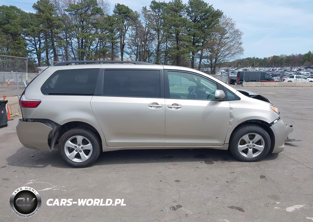 2017 Toyota Sienna Le 8 Passenger VIN:5TDKZ3DC7HS766949 - 14