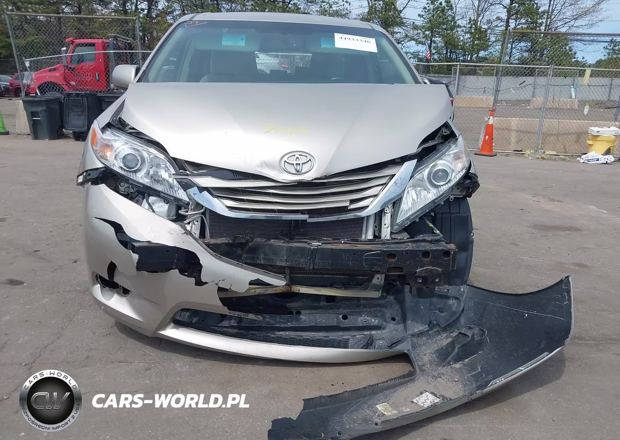 2017 Toyota Sienna Le 8 Passenger VIN:5TDKZ3DC7HS766949 - 6