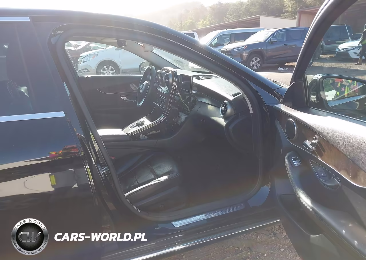 2017 Mercedes-Benz C 300 VIN:55SWF4JB4HU203565 - 5