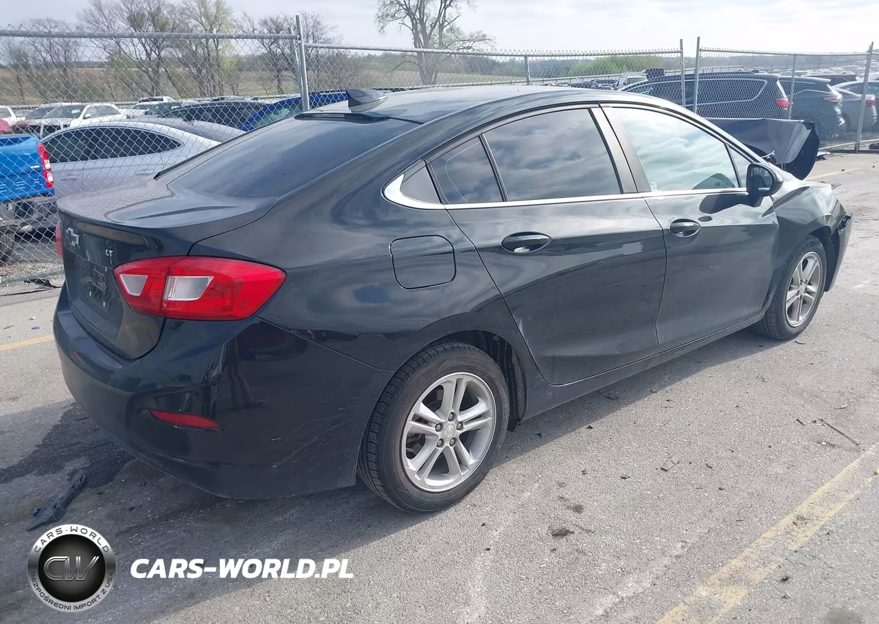 2017 Chevrolet Cruze Lt Auto VIN:1G1BE5SM8H7102133 - 4