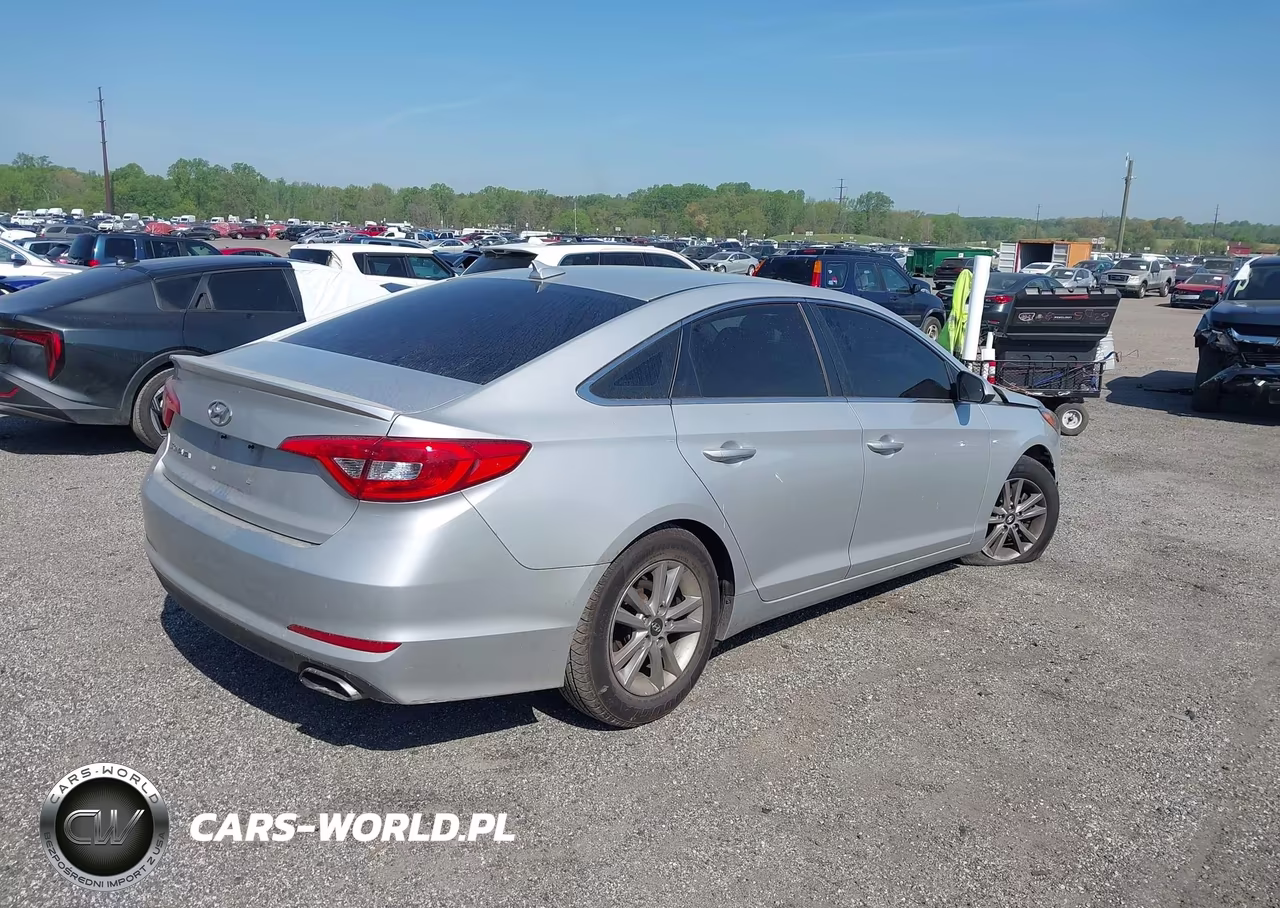 2016 Hyundai Sonata Se VIN:5NPE24AF7GH325901 - 4