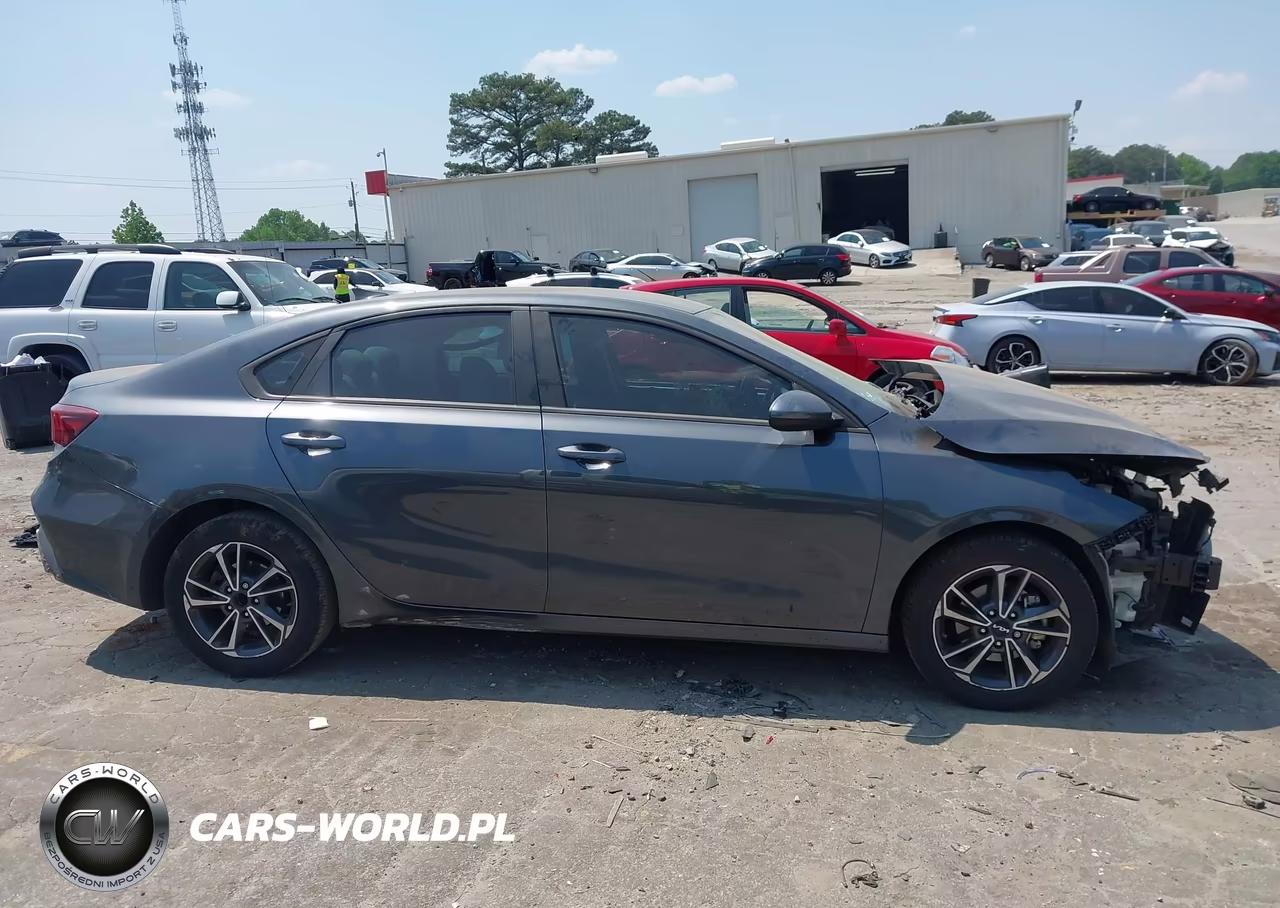 2023 Kia Forte Lxs VIN:3KPF24AD5PE655186 - 13