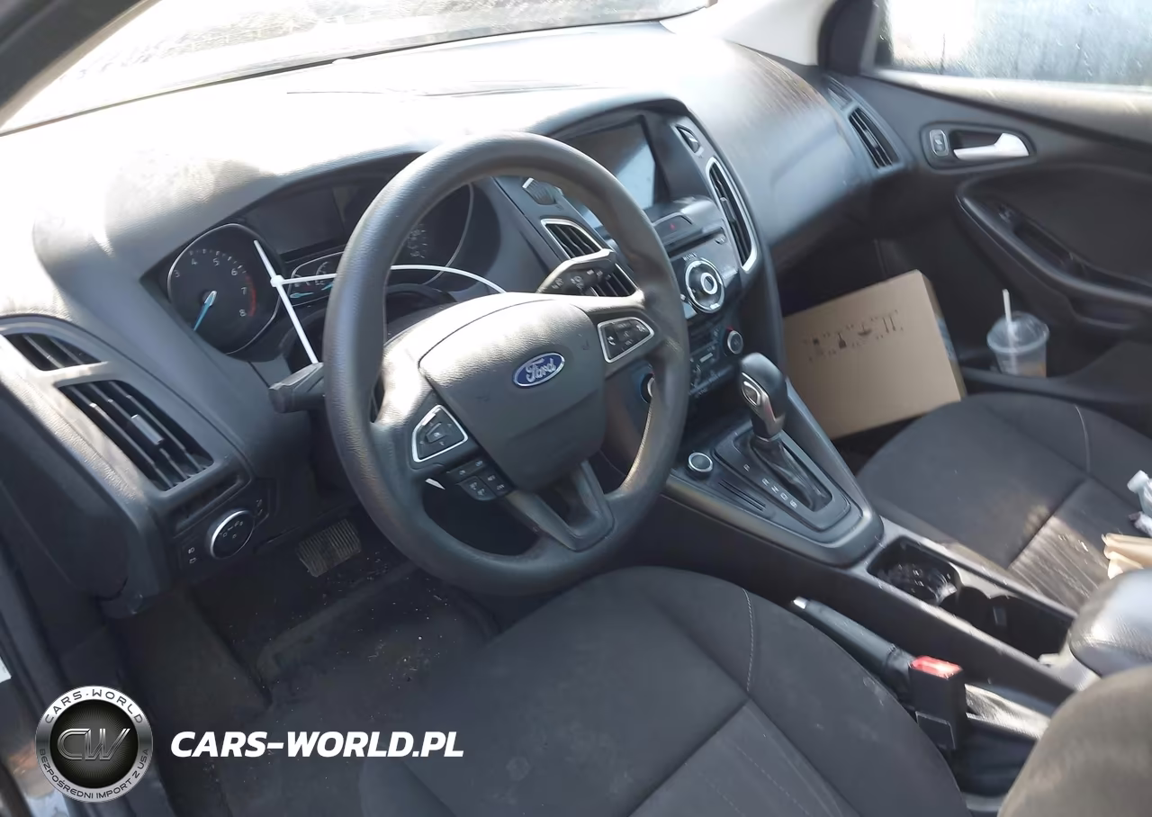2017 Ford Focus Sel VIN:1FADP3H23HL330607 - 5