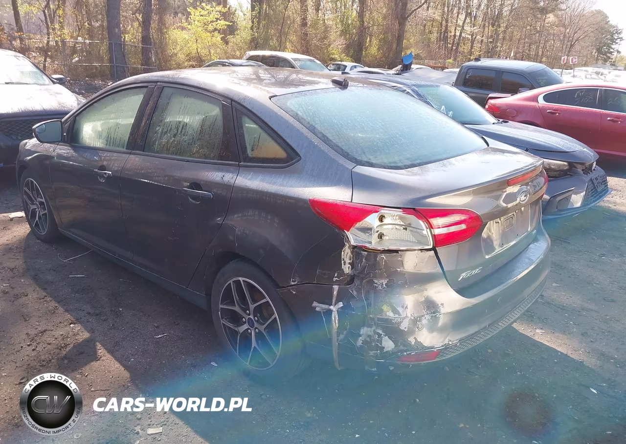 2017 Ford Focus Sel VIN:1FADP3H23HL330607 - 6