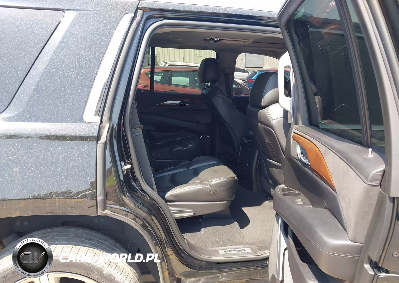 2018 Cadillac Escalade Luxury VIN:1GYS4BKJ0JR371584 - 8