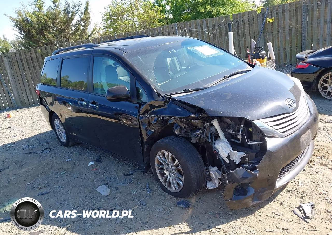 2016 Toyota Sienna Xle 8 Passenger