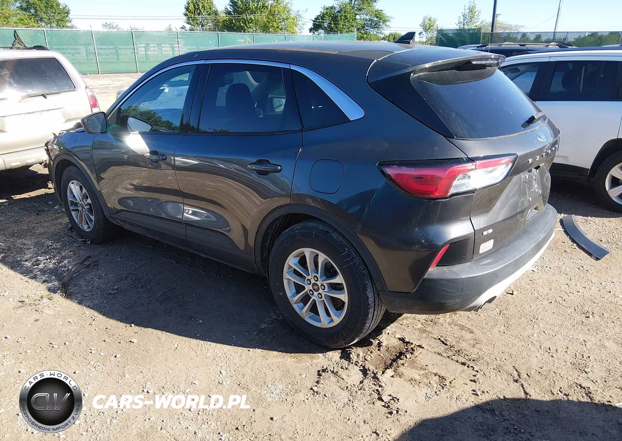 2020 Ford Escape Se VIN:1FMCU0G6XLUC64105 - 3