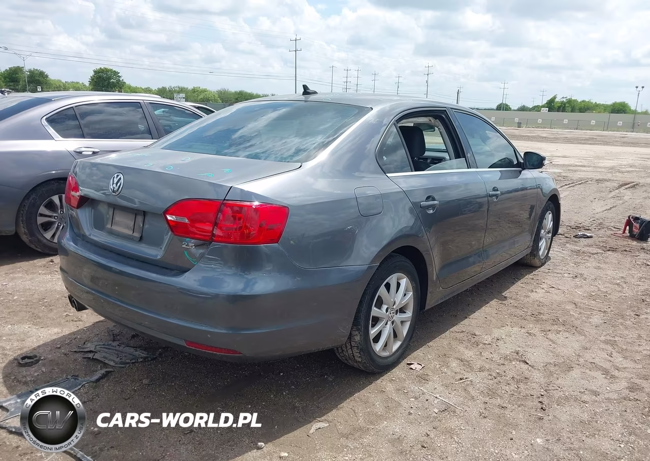 2013 Volkswagen Jetta 2.5L Se VIN:3VWDX7AJ1DM435980 - 4