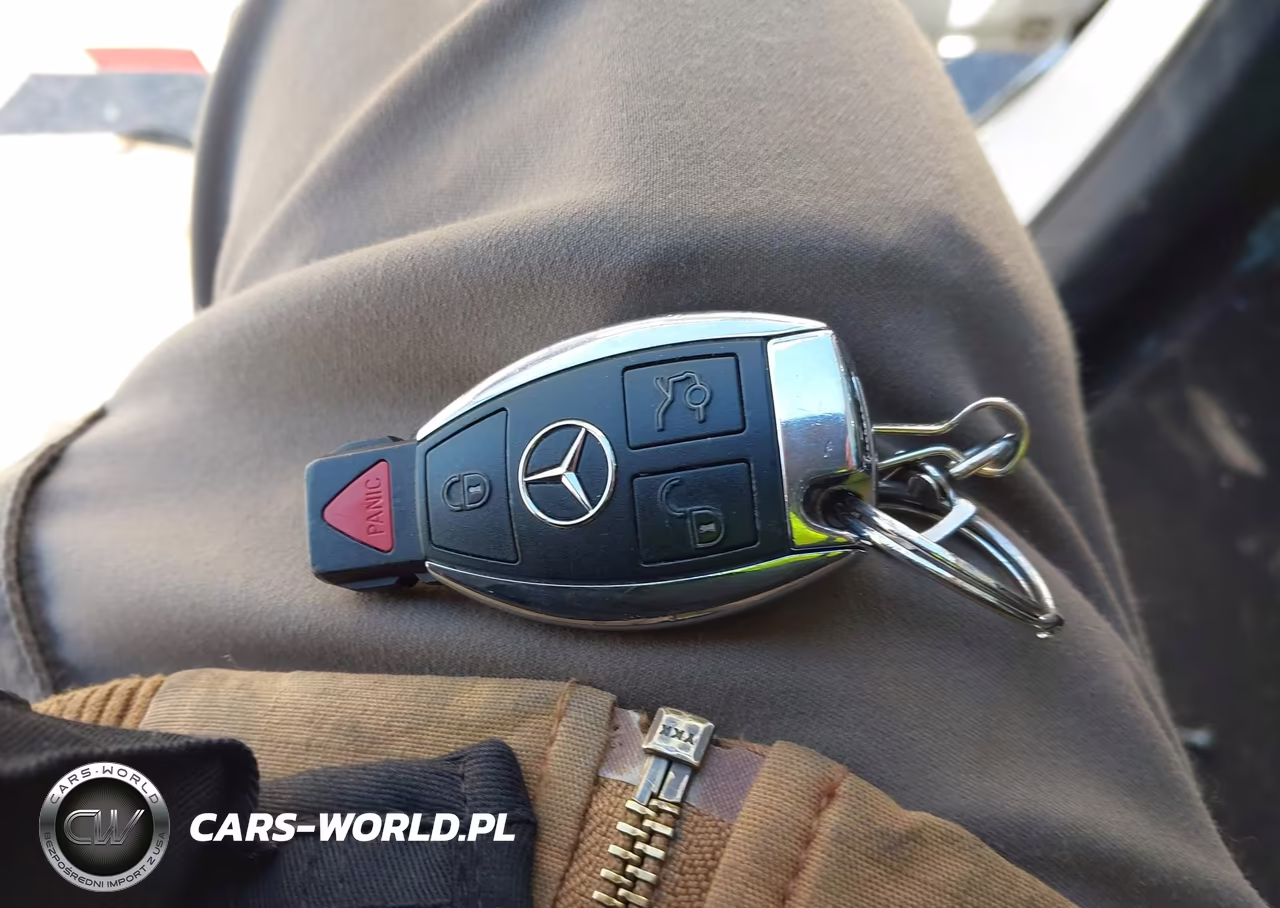 2017 Mercedes-Benz C 300 4Matic VIN:55SWF4KB3HU196980 - 11