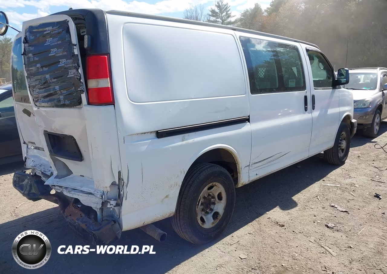 2010 Chevrolet Express 2500 Work Van VIN:1GCZGFBG9A1163984 - 4