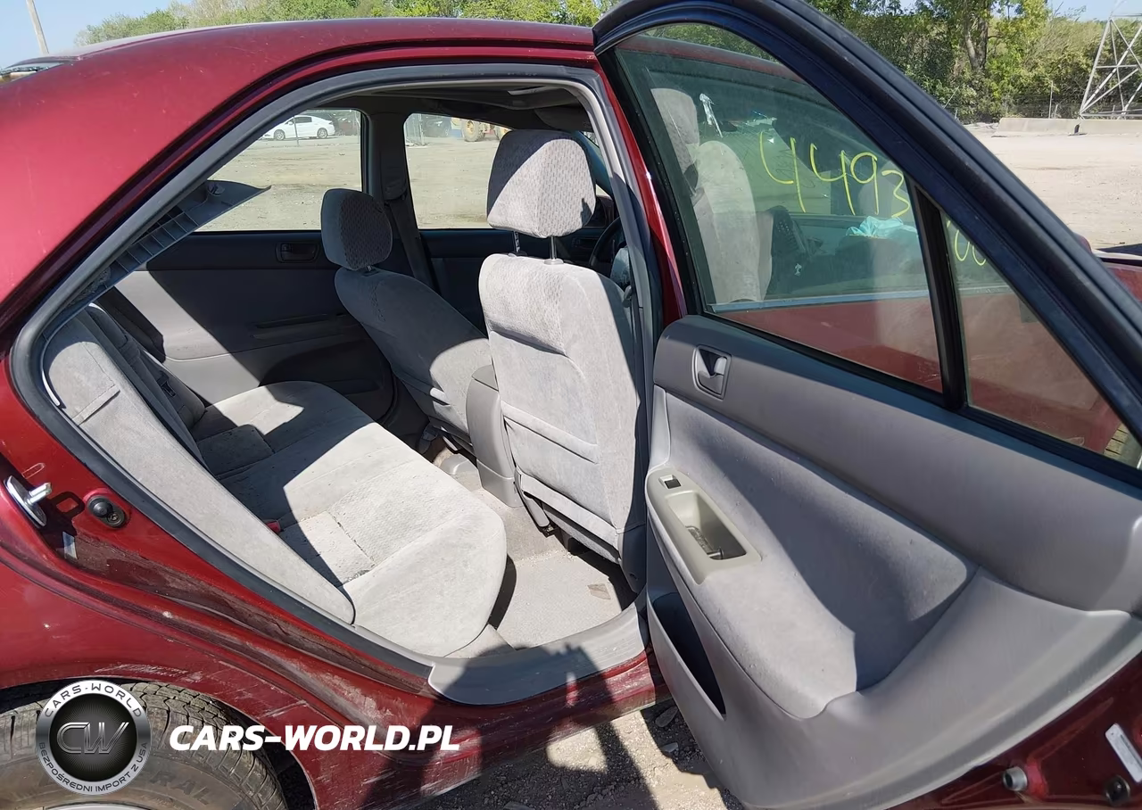 2003 Toyota Camry Le VIN:4T1BE32K63U147927 - 8