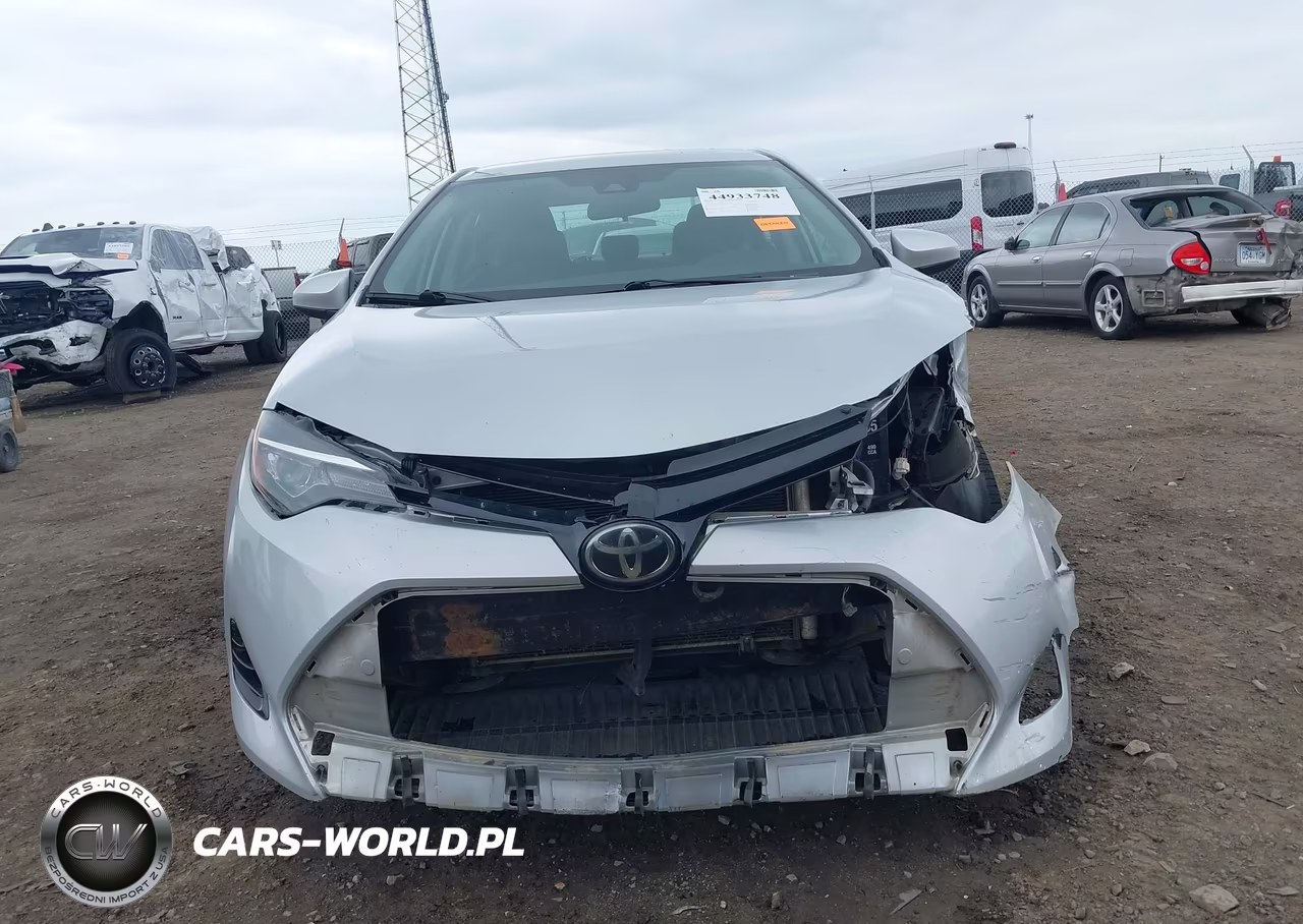 2017 Toyota Corolla Le VIN:5YFBURHE6HP581314 - 12