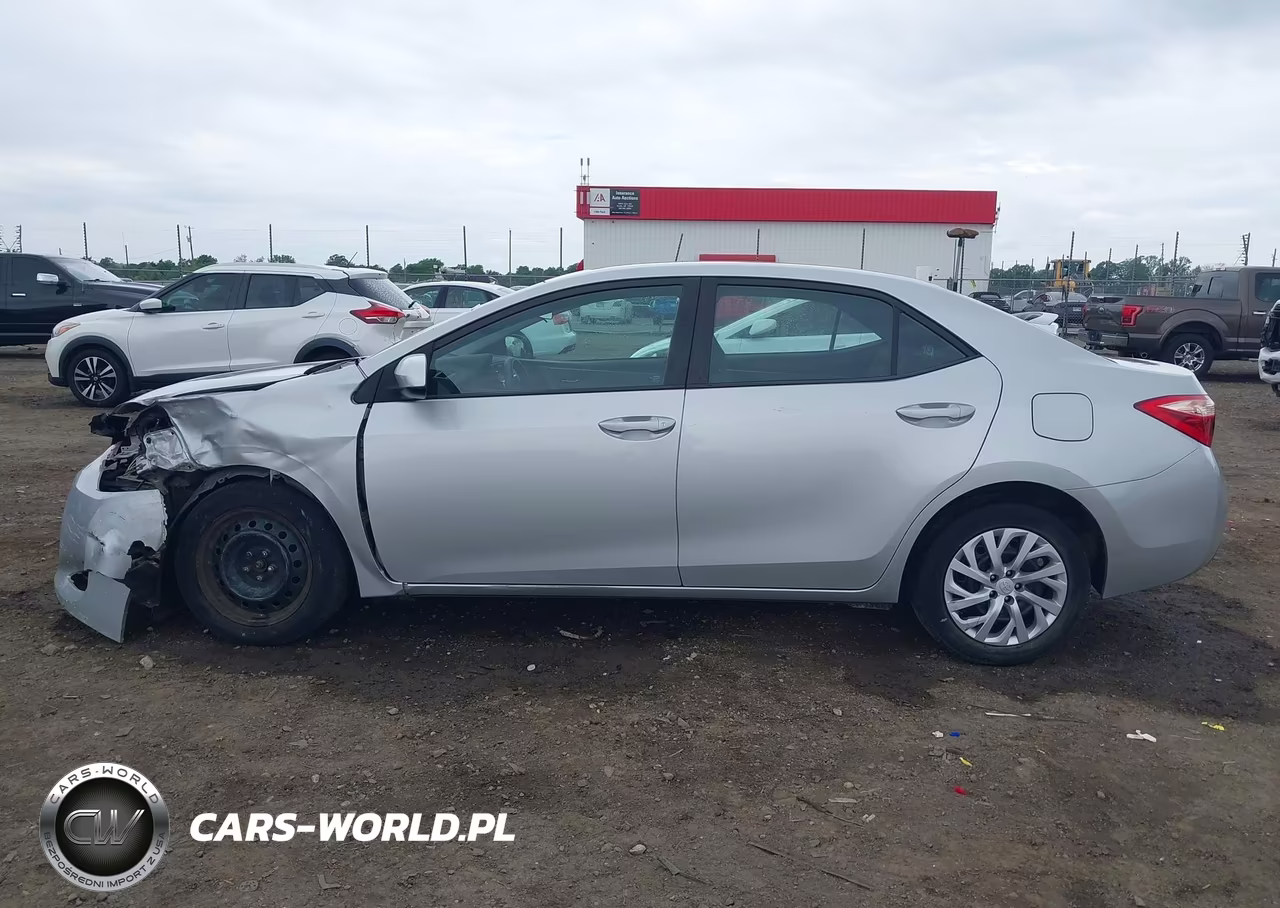 2017 Toyota Corolla Le VIN:5YFBURHE6HP581314 - 14