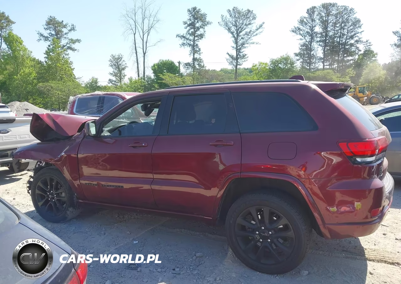 2017 Jeep Grand Cherokee Altitude 4X4 VIN:1C4RJFAGXHC821314 - 13