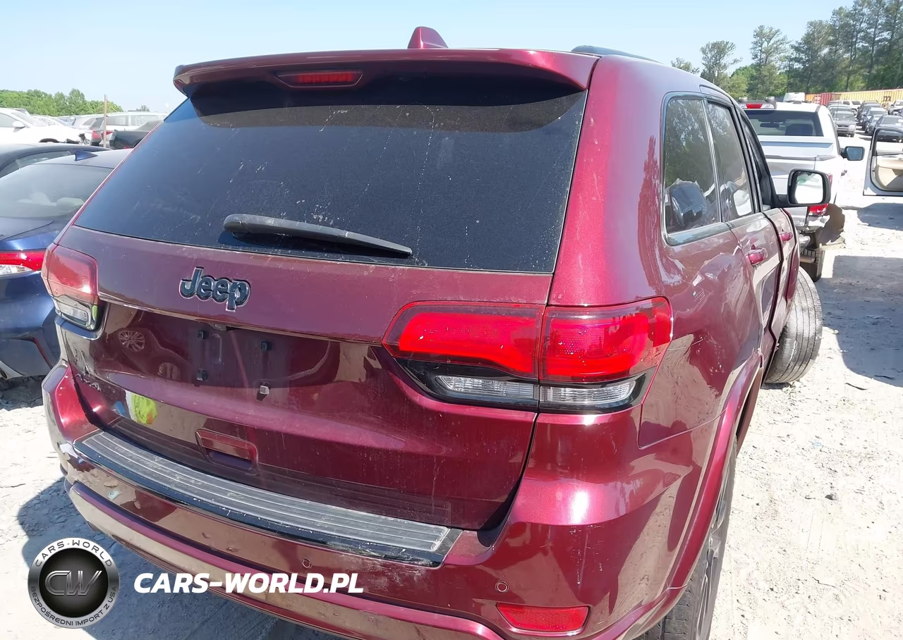 2017 Jeep Grand Cherokee Altitude 4X4 VIN:1C4RJFAGXHC821314 - 4