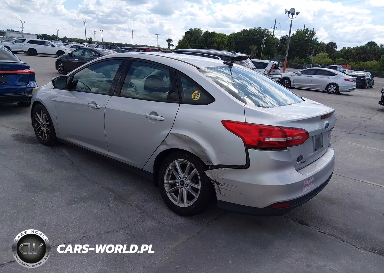 2016 Ford Focus Se VIN:1FADP3F29GL341001 - 3