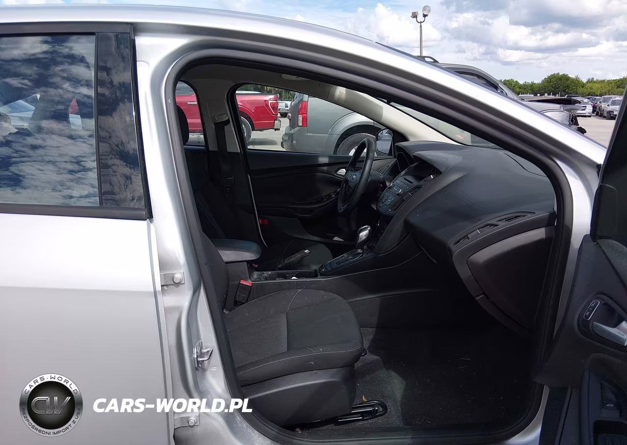 2016 Ford Focus Se VIN:1FADP3F29GL341001 - 5