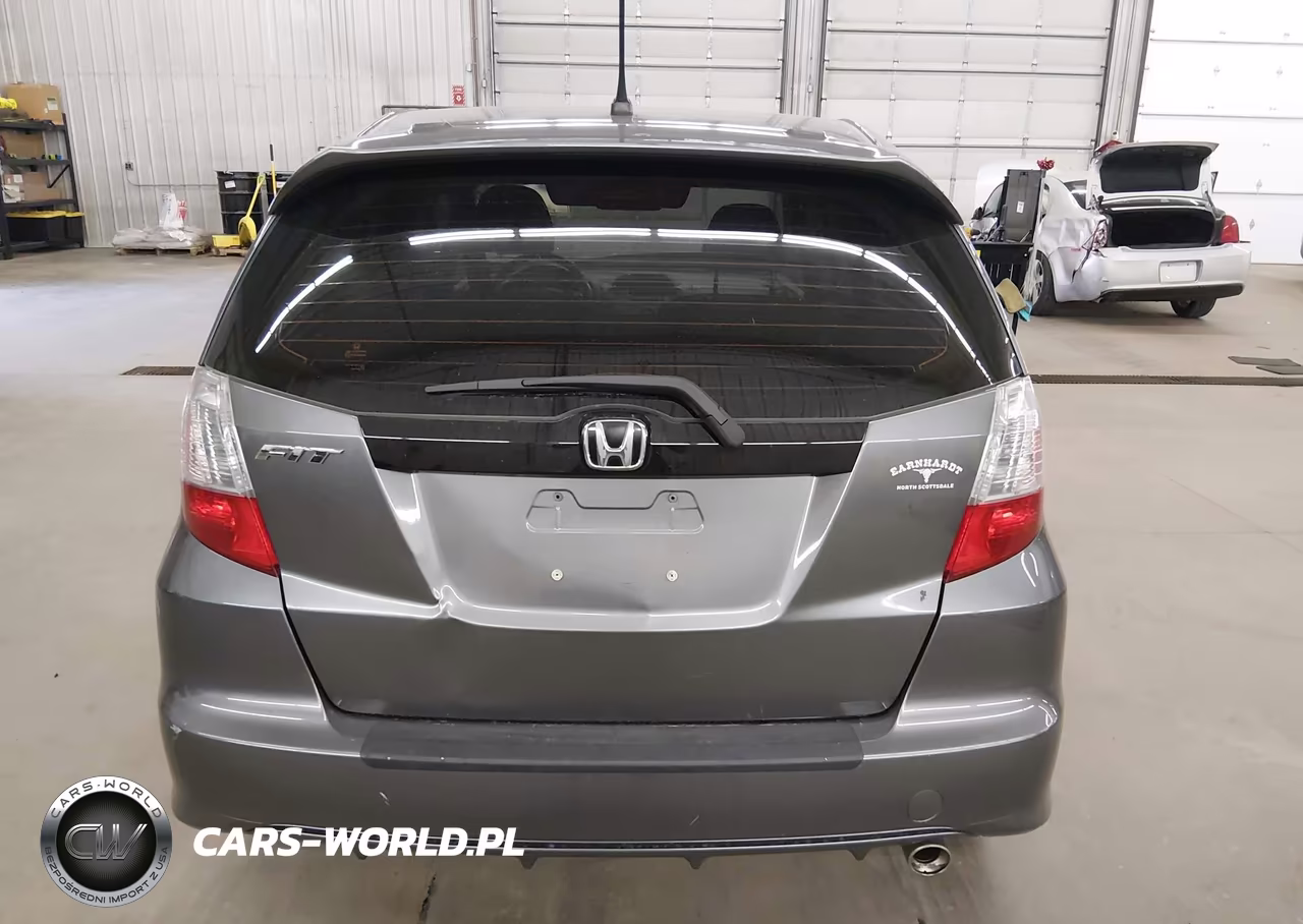 2011 Honda Fit Sport VIN:JHMGE8H51BS005180 - 16