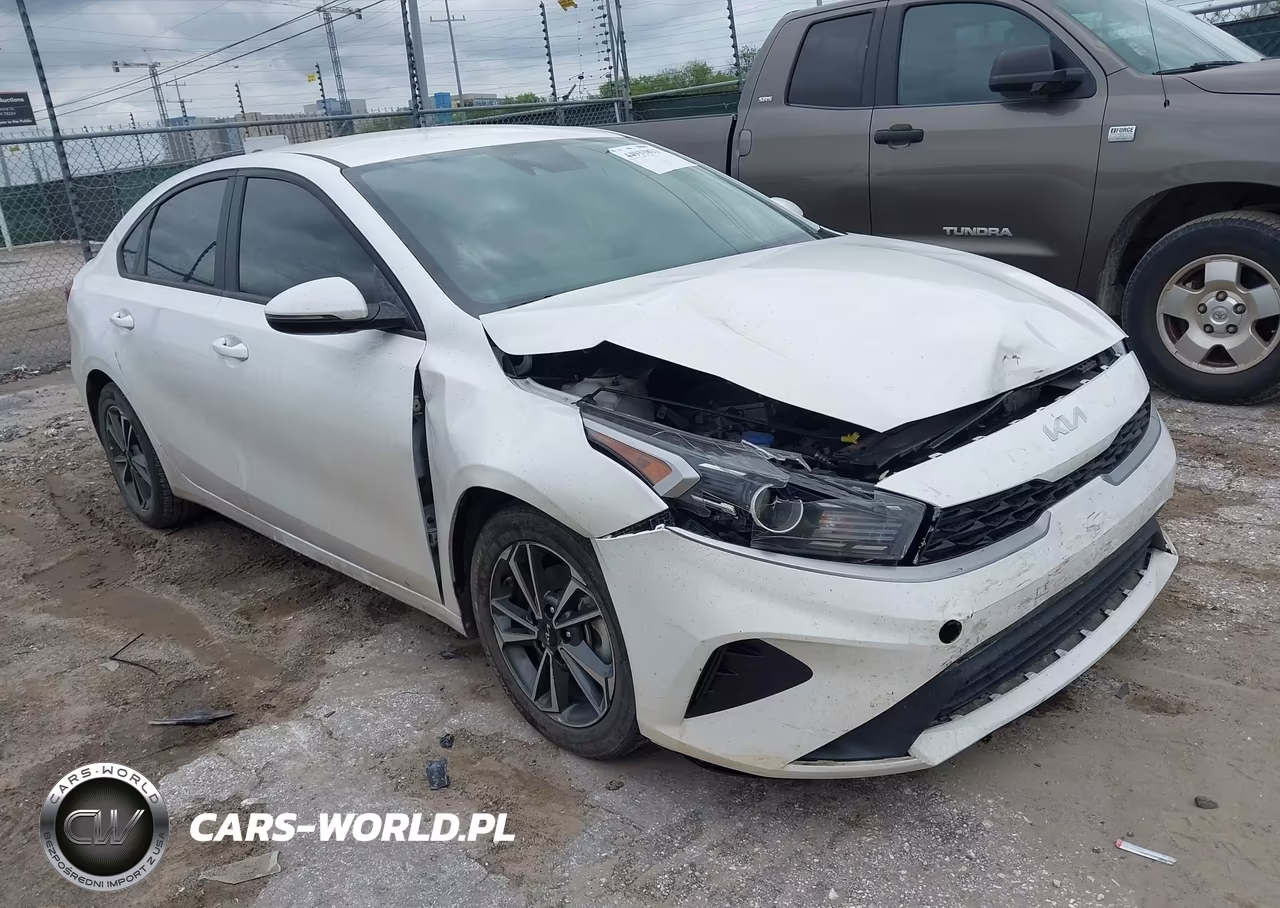 2023 Kia Forte Lxs – zdjęcie 1 z 16