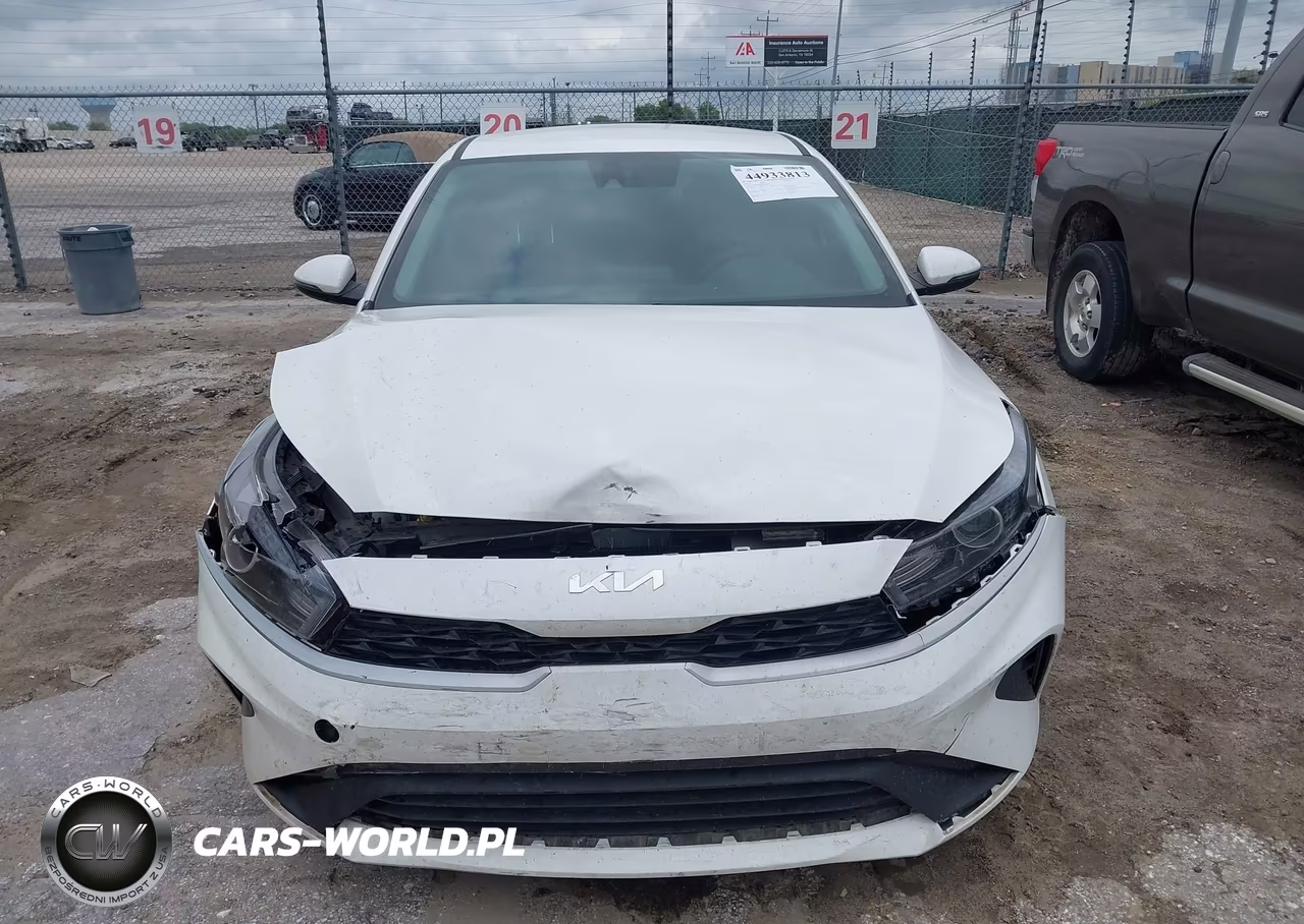 2023 Kia Forte Lxs VIN:3KPF24AD5PE637139 - 12