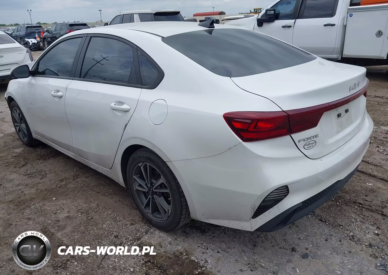 2023 Kia Forte Lxs VIN:3KPF24AD5PE637139 - 3