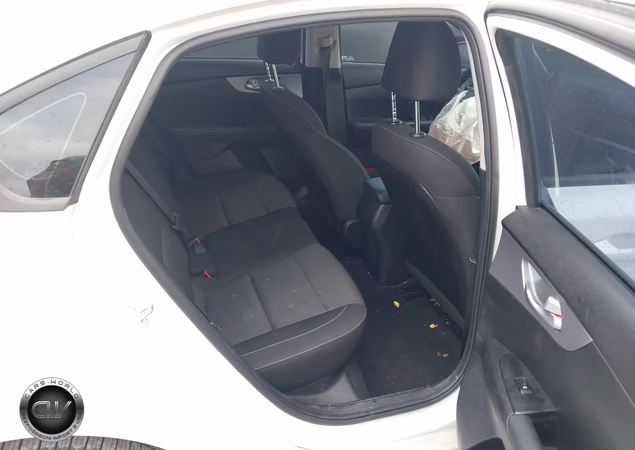 2023 Kia Forte Lxs VIN:3KPF24AD5PE637139 - 8