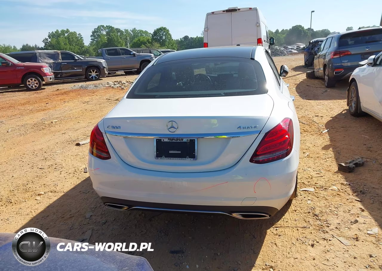 2015 Mercedes-Benz C 300 Luxury 4Matic VIN:55SWF4KB2FU033525 - 17