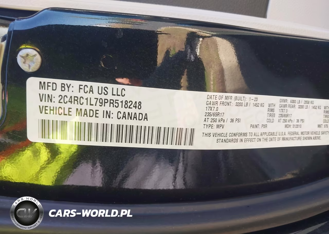 2023 Chrysler Pacifica Hybrid Touring L VIN:2C4RC1L79PR518248 - 9