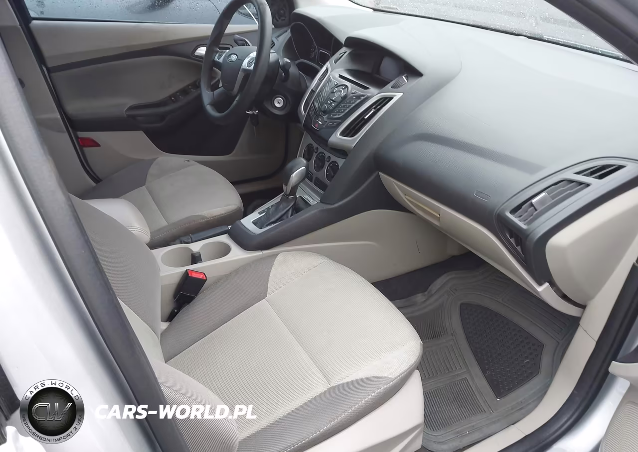 2014 Ford Focus Se VIN:1FADP3F21EL307423 - 5