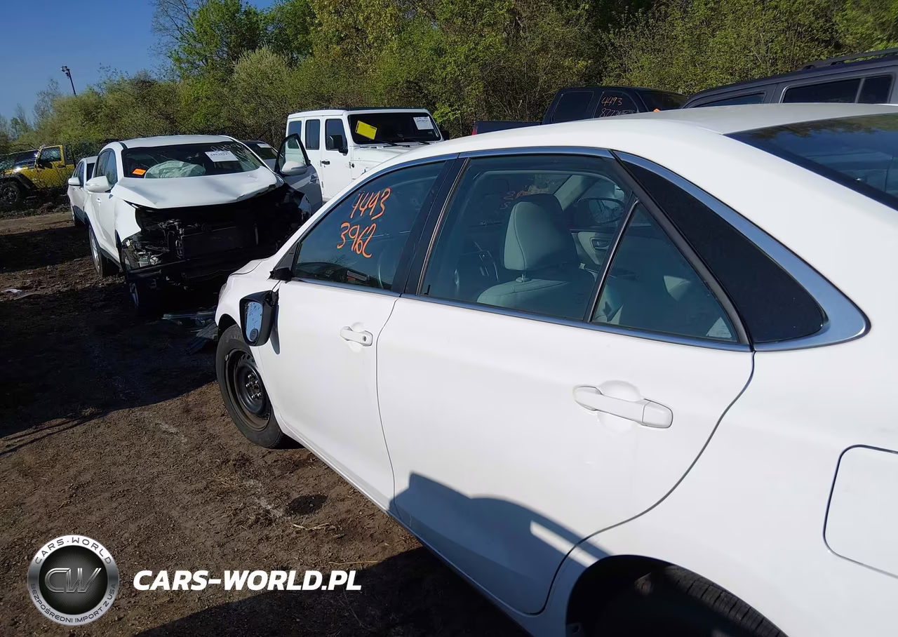 2017 Toyota Camry Le VIN:4T1BF1FK2HU307966 - 14