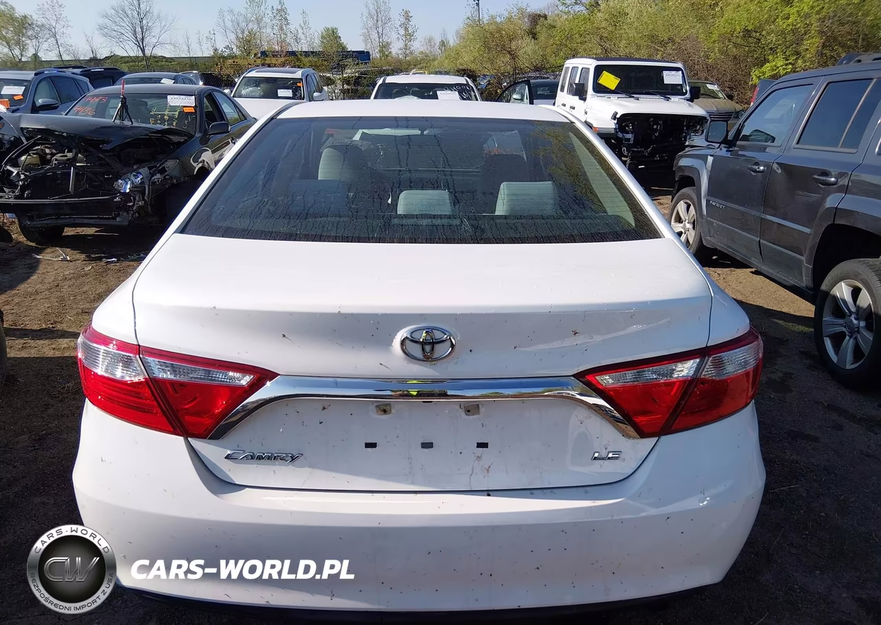 2017 Toyota Camry Le VIN:4T1BF1FK2HU307966 - 16