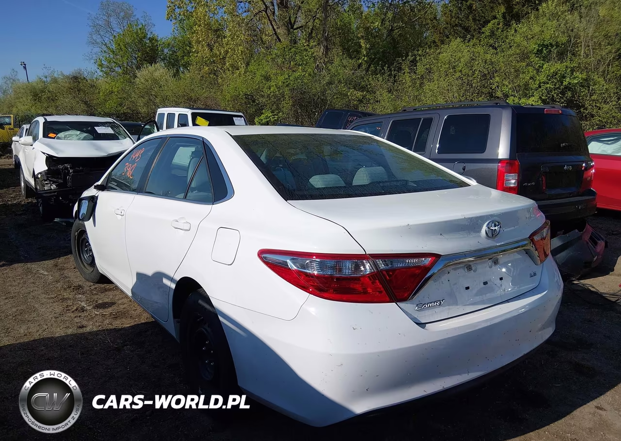 2017 Toyota Camry Le VIN:4T1BF1FK2HU307966 - 3