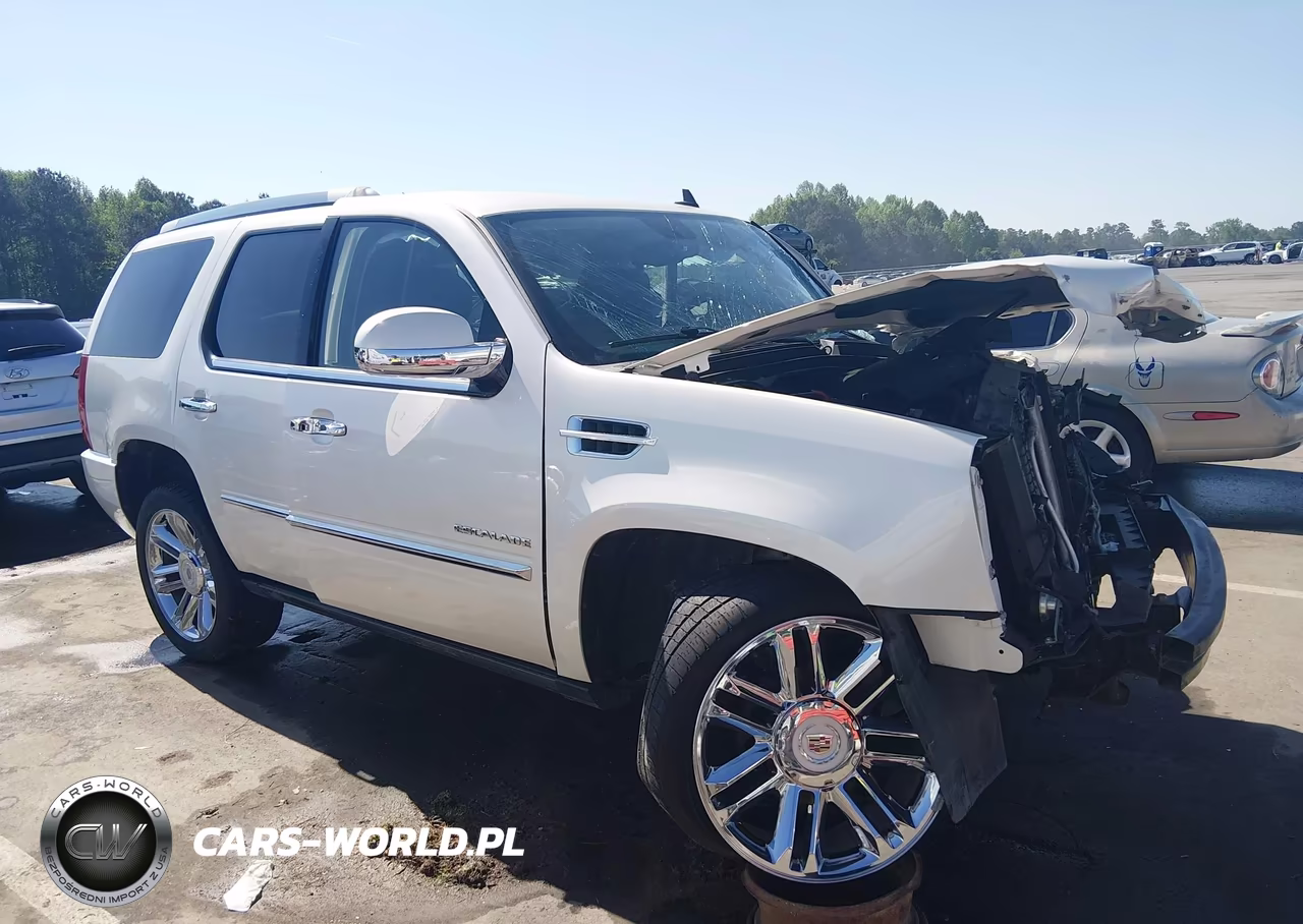 2013 Cadillac Escalade Platinum Edition
