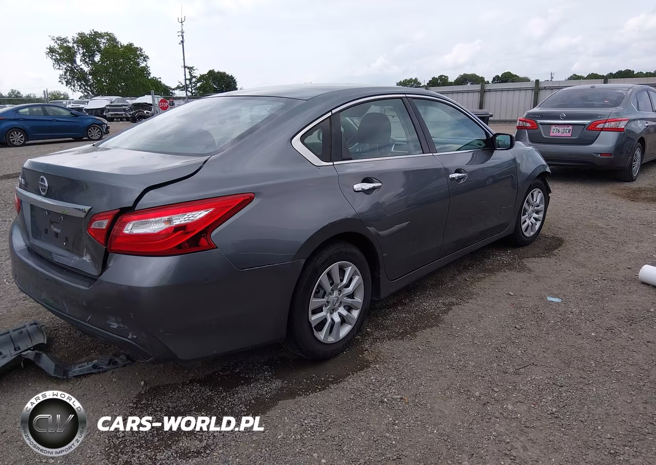 2017 Nissan Altima 2.5 S VIN:1N4AL3AP4HN318930 - 4
