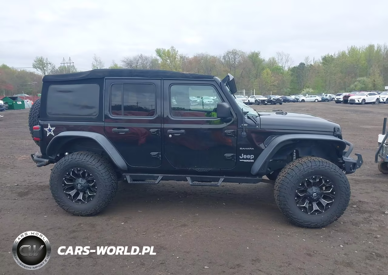 2018 Jeep Wrangler Unlimited Sahara 4X4 VIN:1C4HJXEG4JW231299 - 12