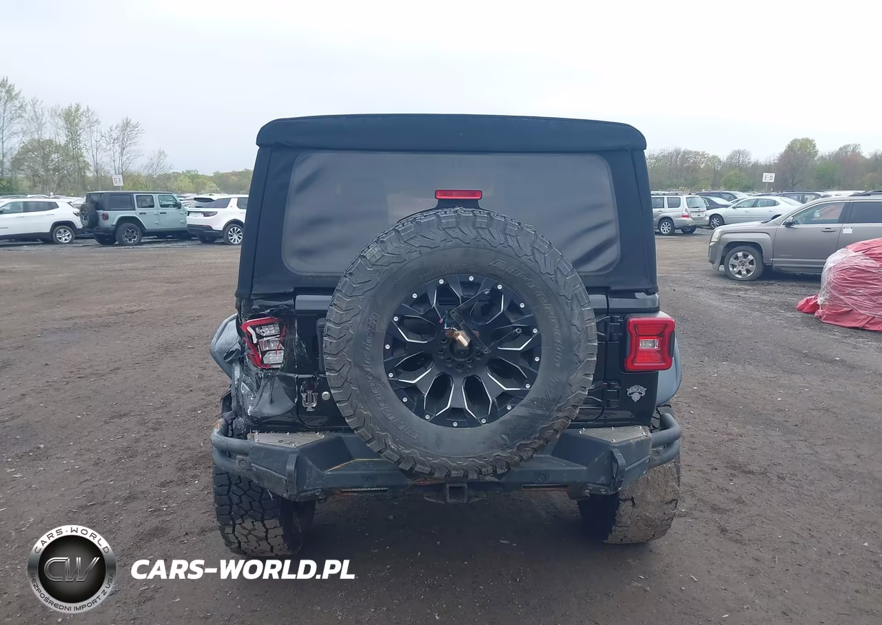 2018 Jeep Wrangler Unlimited Sahara 4X4 VIN:1C4HJXEG4JW231299 - 15