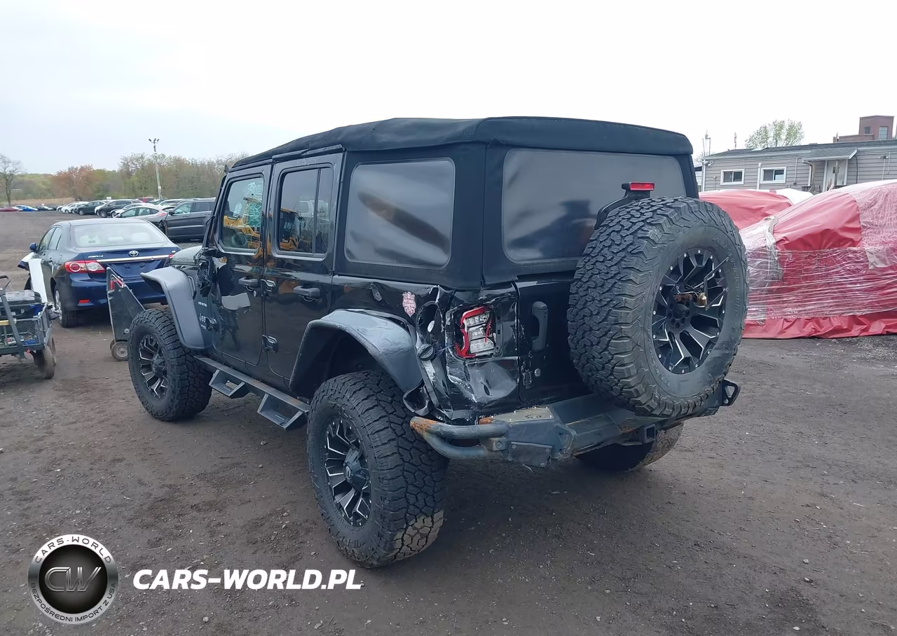 2018 Jeep Wrangler Unlimited Sahara 4X4 VIN:1C4HJXEG4JW231299 - 6