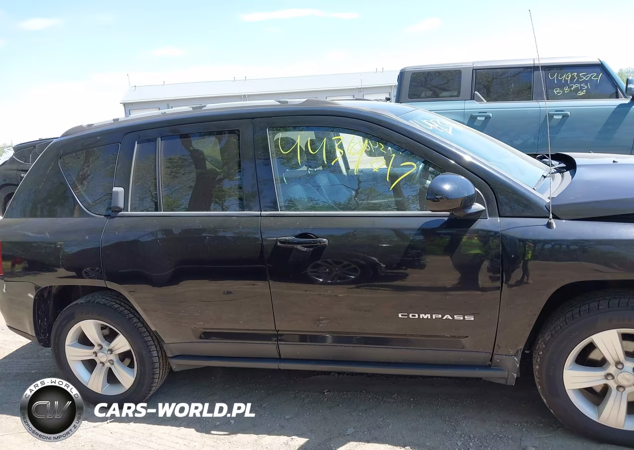 2017 Jeep Compass Latitude 4X4 VIN:1C4NJDEB5HD142711 - 13