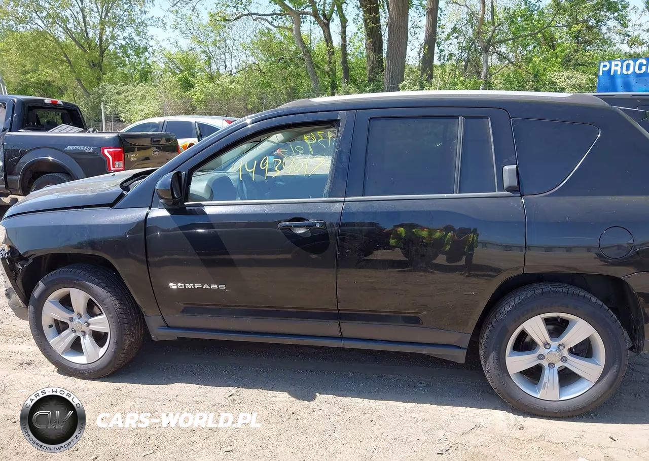 2017 Jeep Compass Latitude 4X4 VIN:1C4NJDEB5HD142711 - 14